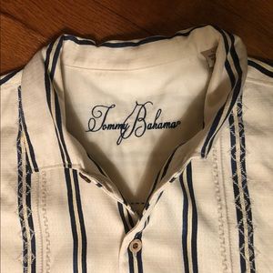 Men’s Large Tommy Bahama Embroidered Shirt